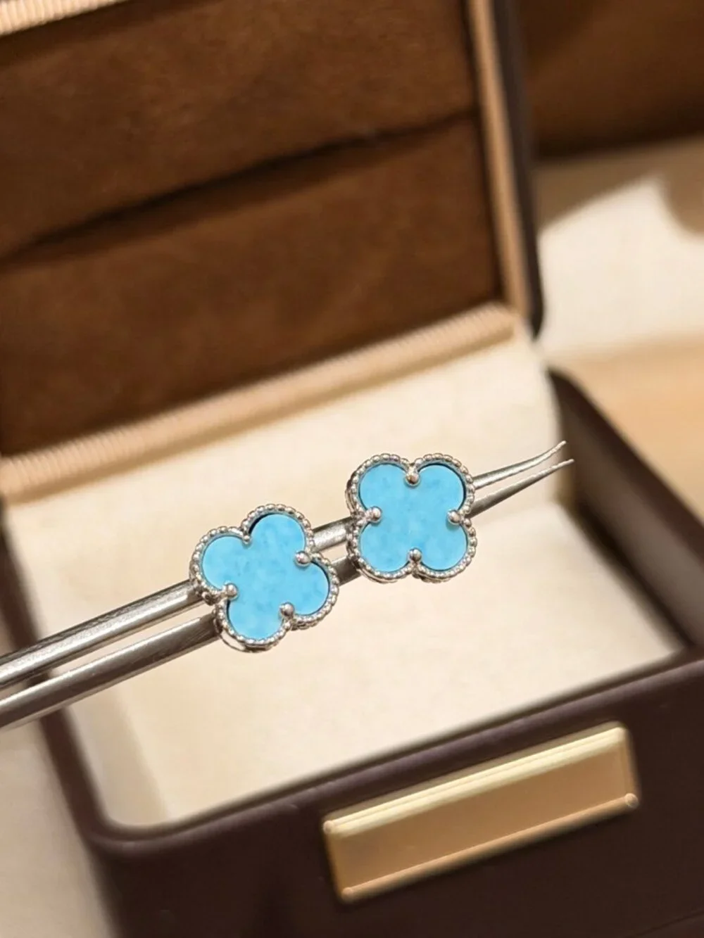 Van Cleef & Arpels Blue Earrings - Picture 4 of 5